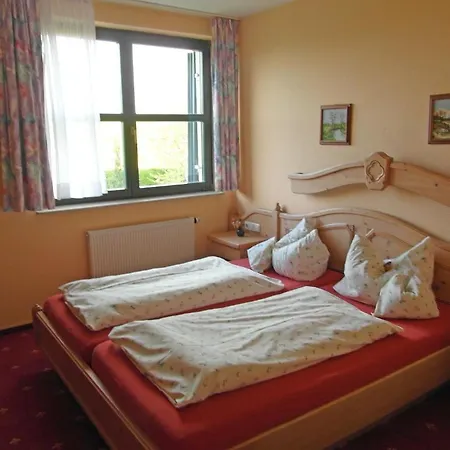 Burgenblick Garni&tagungshotel 3*